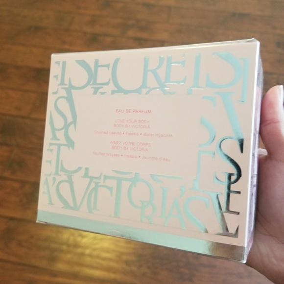 Victoria's Secret Body By Victoria fragrance - Picture 2 of 3